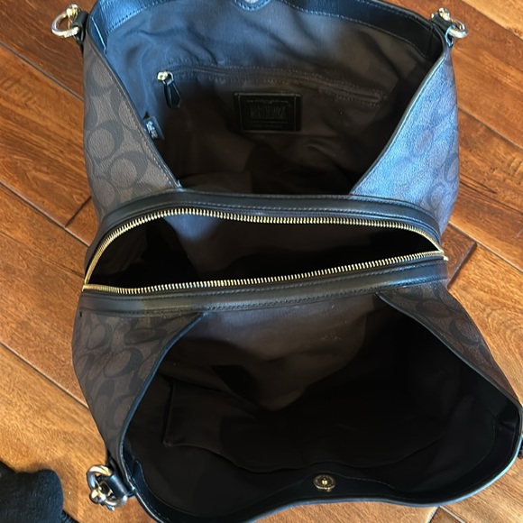 Coach Handbag - Picture 5 of 9